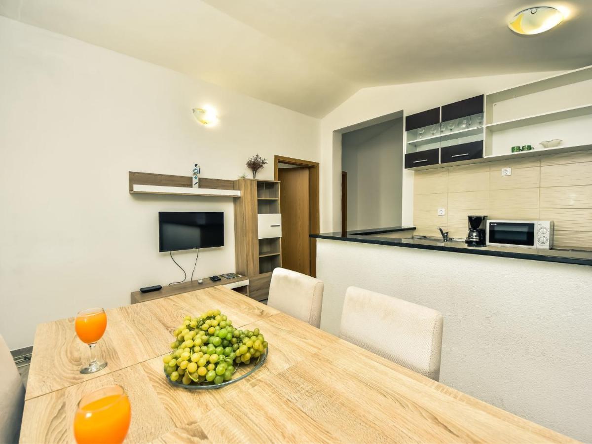 Holiday Home Marijana By Interhome Масленица Экстерьер фото