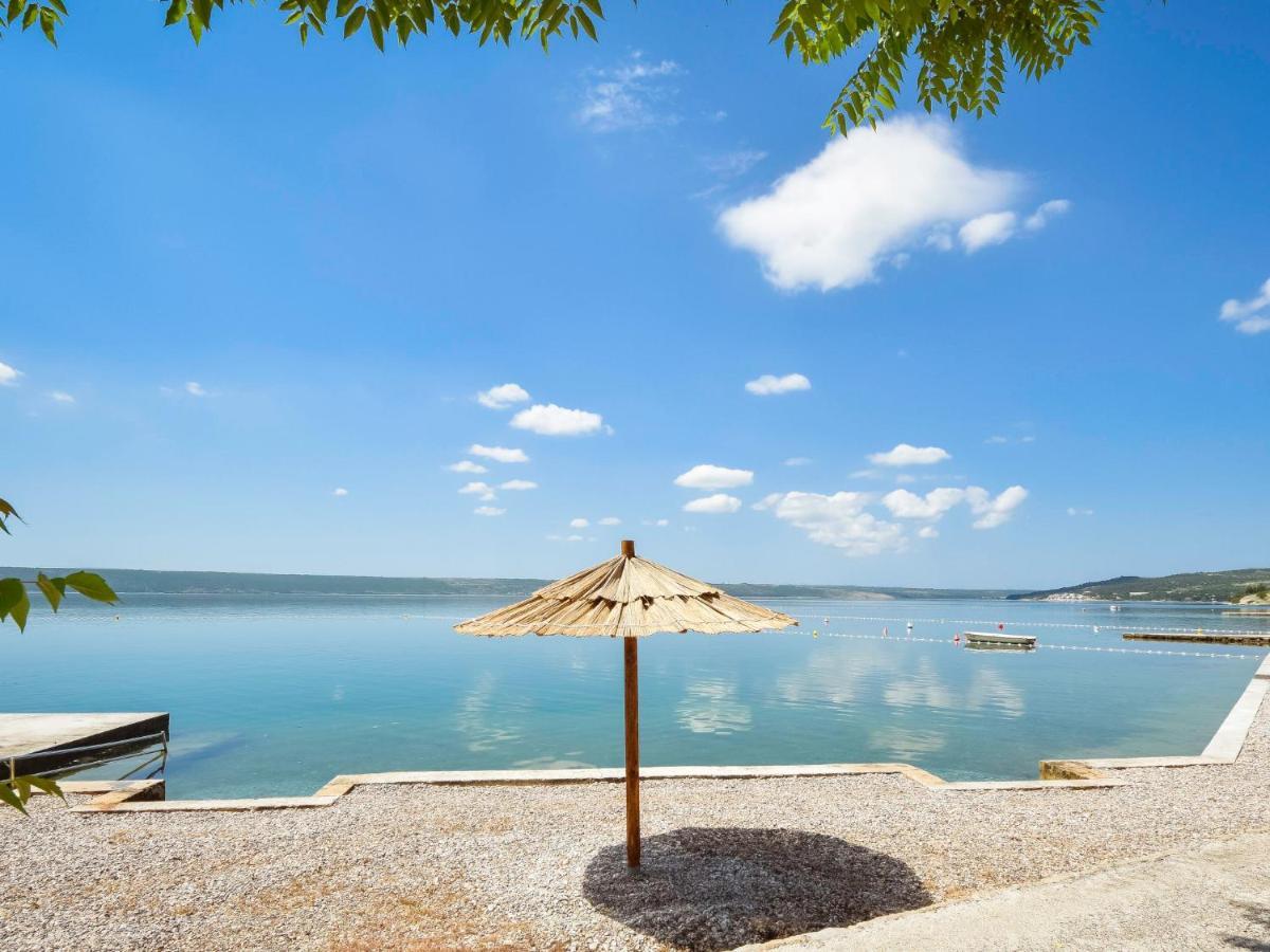 Holiday Home Marijana By Interhome Масленица Экстерьер фото